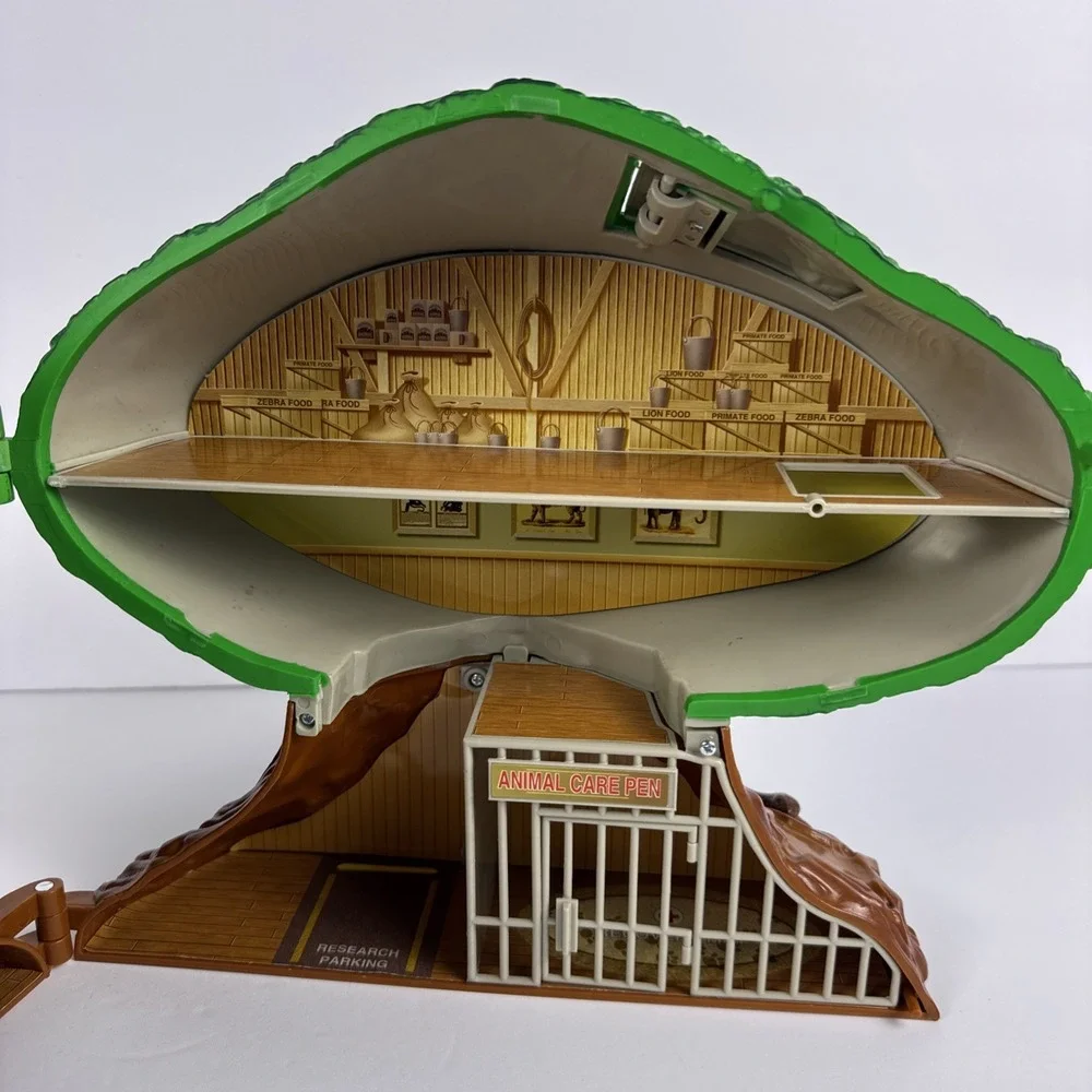 Animal Planet Rescue Treehouse Playset Large Jungle Animal Care Center